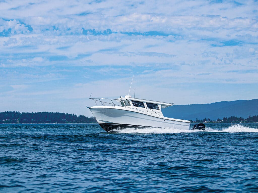 Ocean Sport Roamer 30 cruising the bay